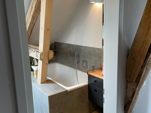 舒適公寓, 2 間臥室 | 浴室 | 浴缸