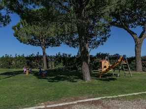 Deluxe House, 2 Bedrooms | Garden - Appealing Apartment Just 7 km From the Beach (Grosseto)