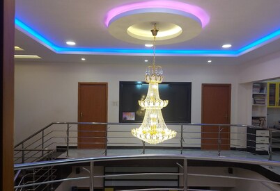 Spacious 4-bedroom 5 beds building with WiFi, AC in enjoyable Tiruchirappalli