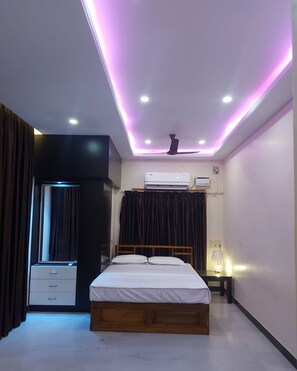 4 bedrooms, WiFi, bed sheets