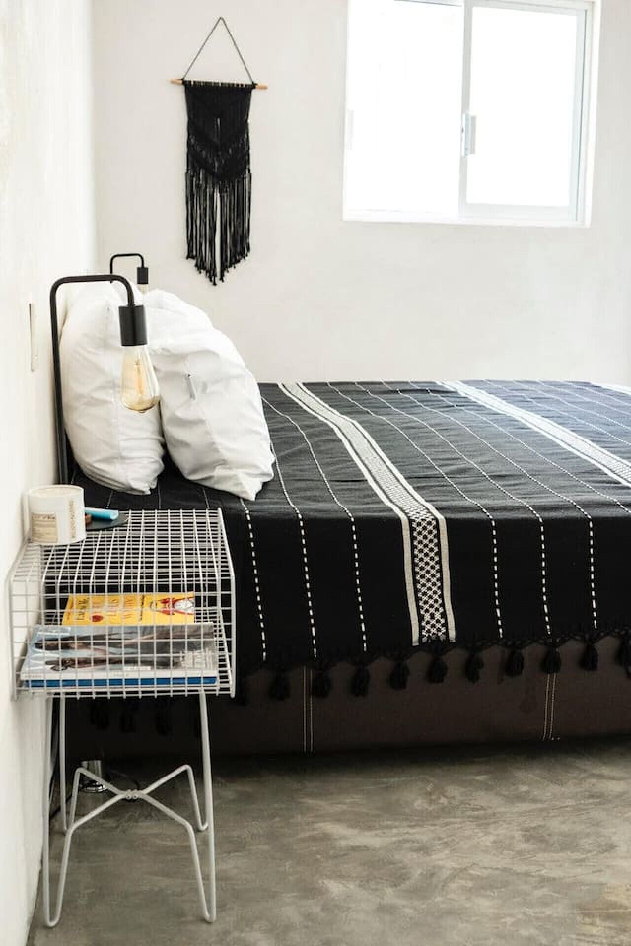 Desk, WiFi, bed sheets