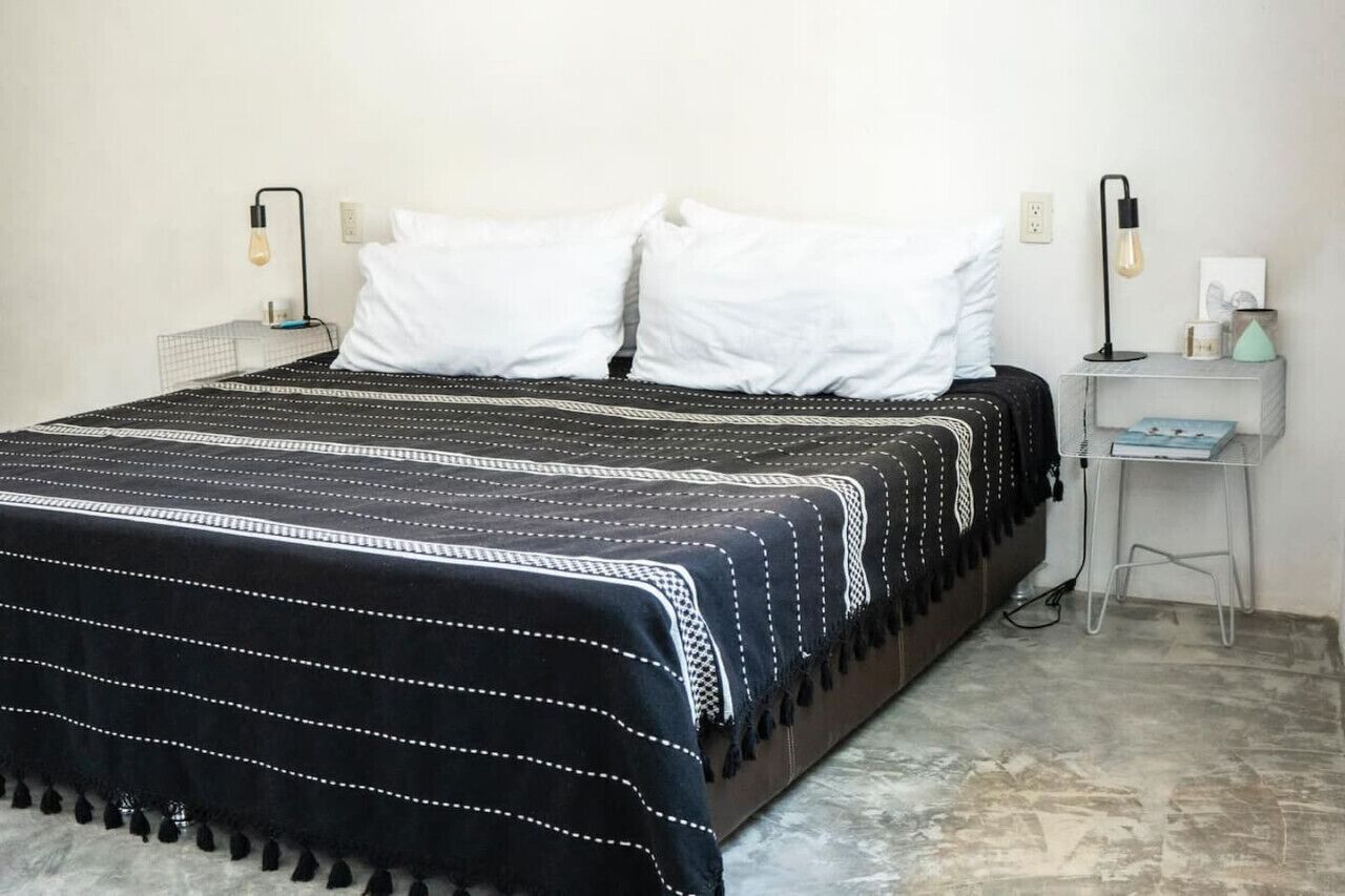 Työpöytä, Wi-Fi, vuodevaatteet