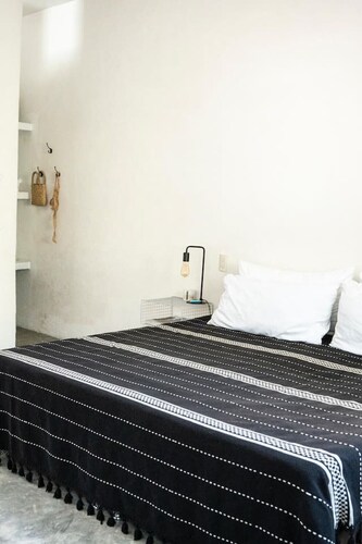 Barbie Surf Shack - Walk to Everything