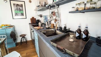 Apartamento, vista para a cidade | Cozinha privada | Chaleira elétrica, torradeira