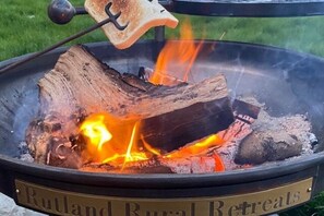 Fireplace - Rutland Rural Retreats - Shepherds Rest
(Belton In Rutland)