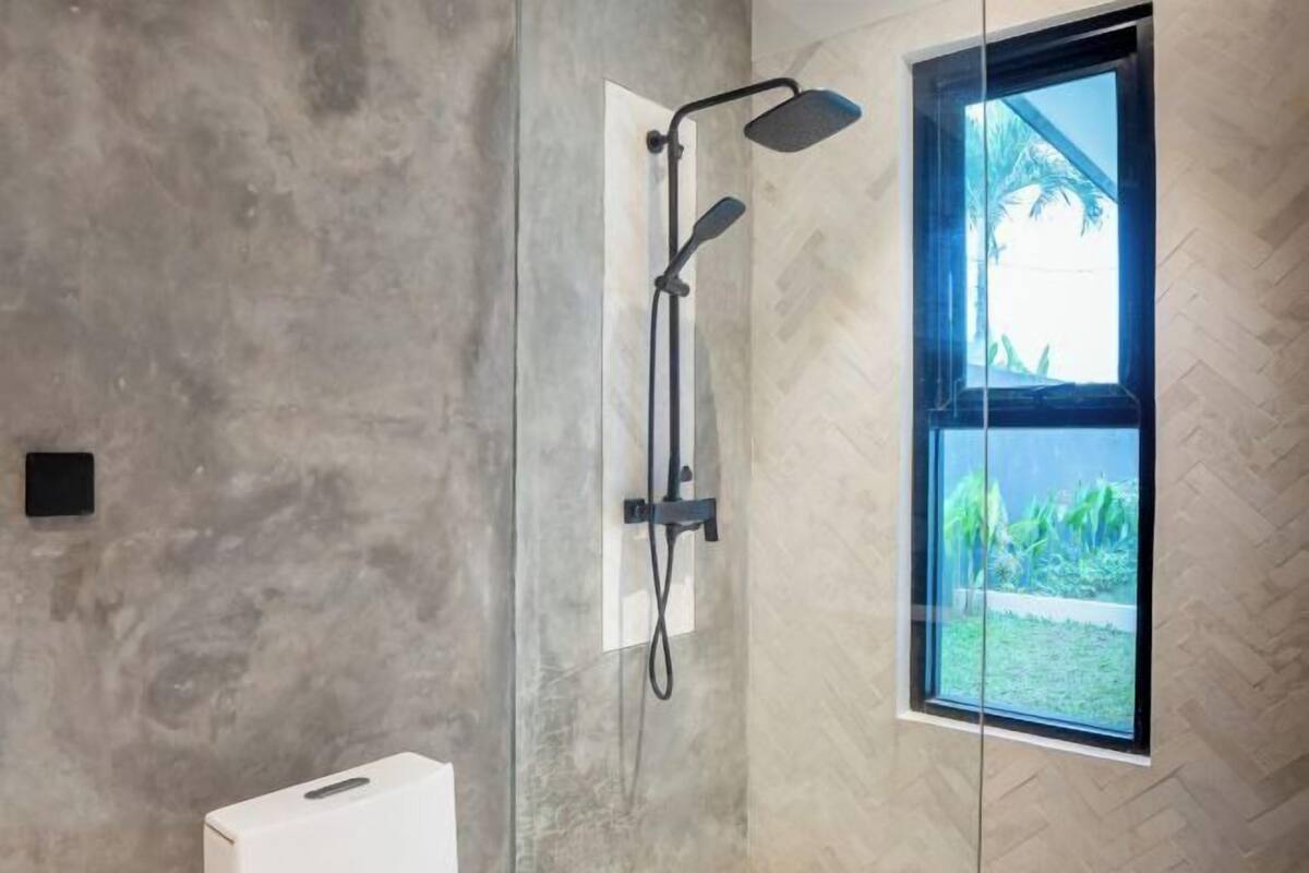 Bathroom | Shower, towels, soap, shampoo