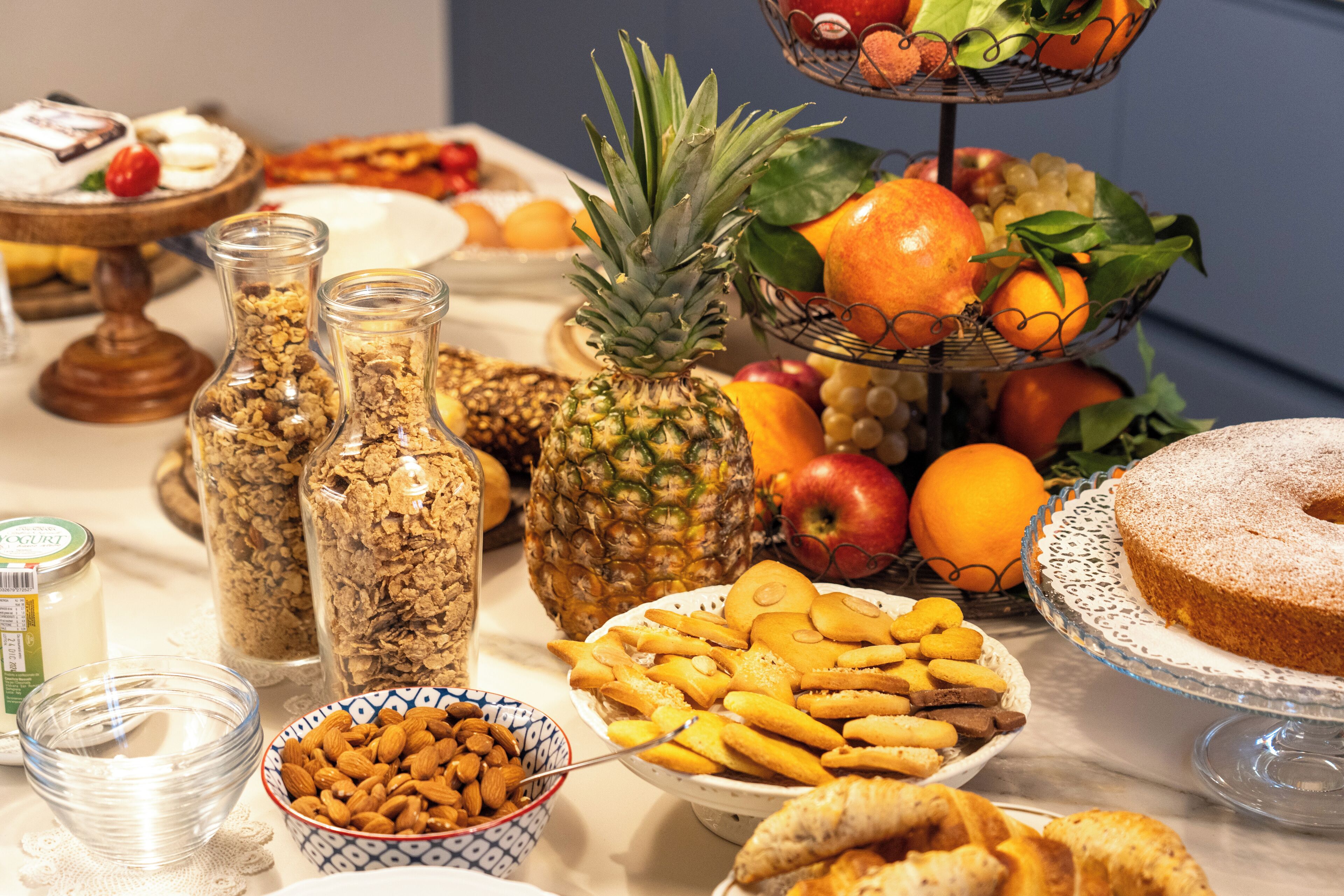 Tägliches Frühstücksbuffet (15 EUR pro Person)