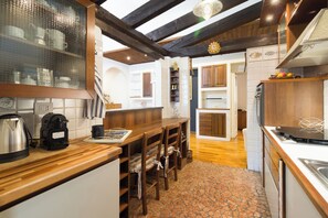 Private kitchen - The magic of a cozy and elegant apartment (Milano)