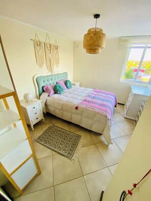 3 chambres, bureau, Wi-Fi gratuit, draps fournis