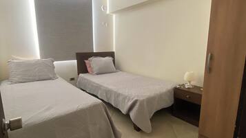3 quartos, escrivaninha, Wi-Fi de cortesia, roupa de cama