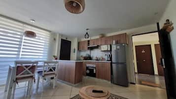 微波炉、烤箱、炉灶、电热水壶