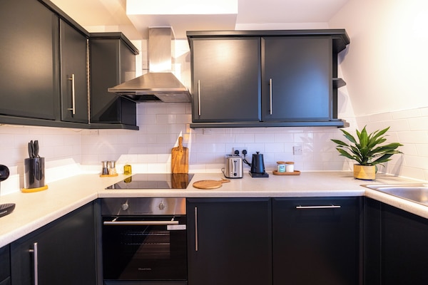 Appartamento, 3 camere da letto, cucina, vista città | Cucina privata | Frigorifero, microonde, forno, piano cottura