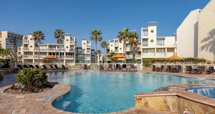 Seaview Balcony, Beachfront Resort with Pools, Gym