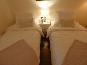 4 bedrooms, WiFi, bed sheets