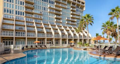 Panoramic Views, Pools and Private Beach Entry