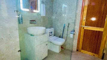 Superior Room | Bathroom | Slippers