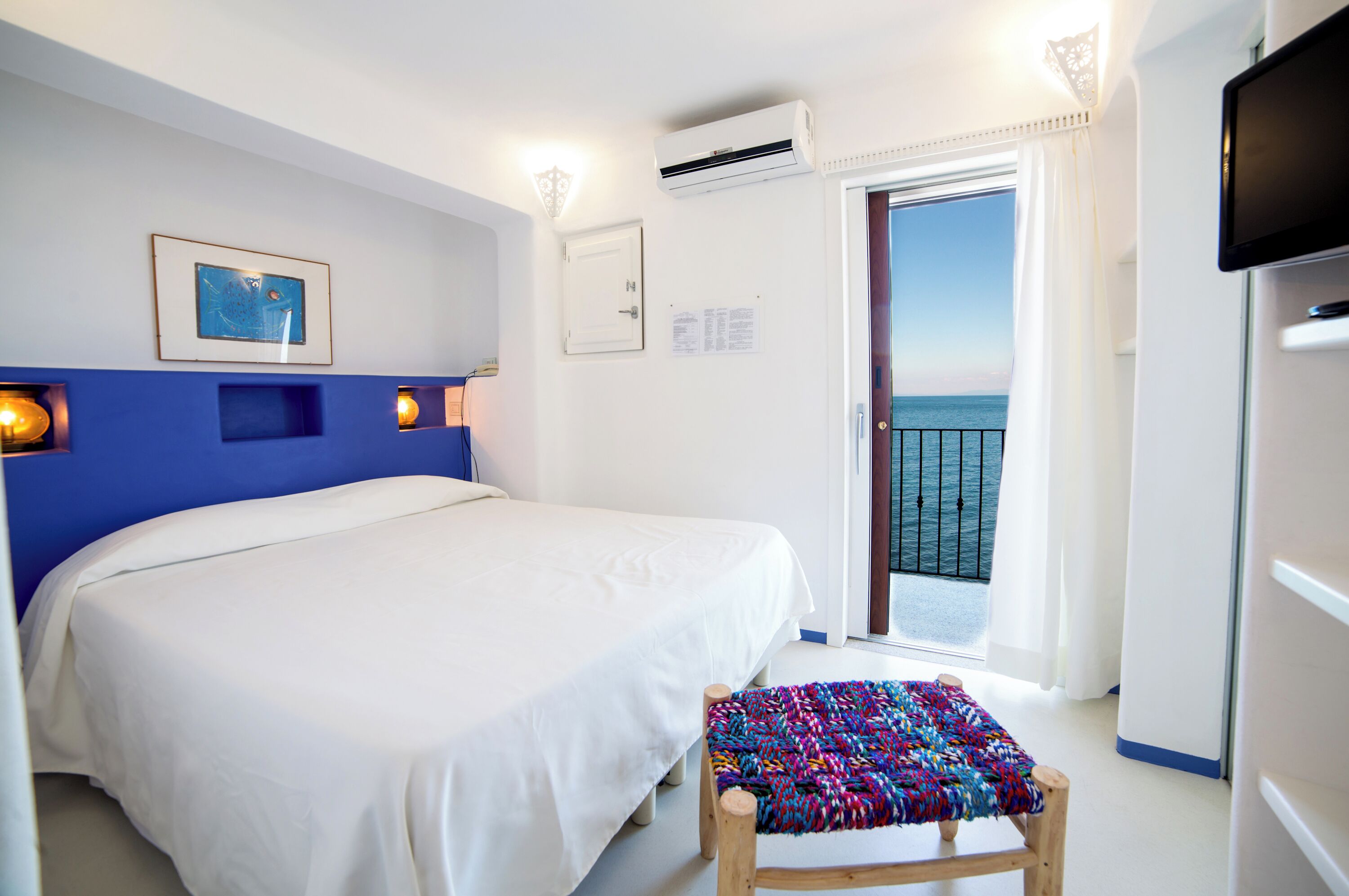 Minibar, soundproofing, free WiFi, bed sheets