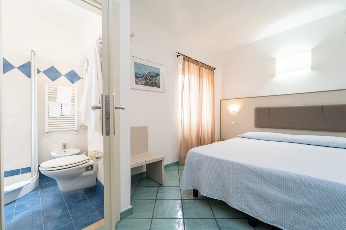 Economy Double or Twin Room, Sea View