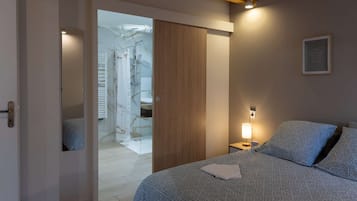 2 makuuhuonetta, työpöytä, silitysrauta/-lauta, Wi-Fi