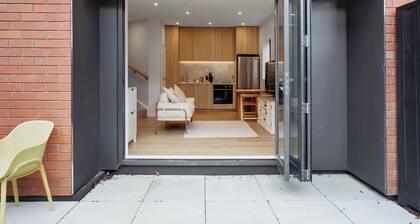 Urban Vogue Escape with Parking- Air-con