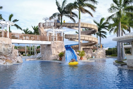 Parque acuático. Cupola Casobe