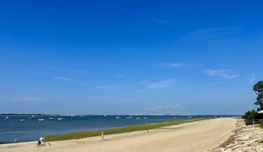 Una playa cerca