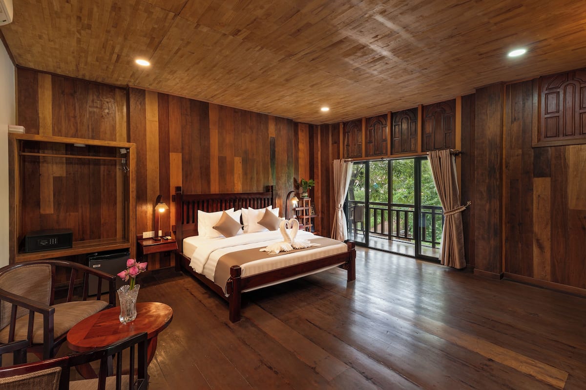 Premier Studio | In-room safe, individually decorated, individually furnished, desk