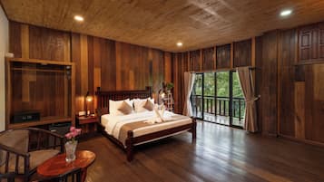 Premier Studio | In-room safe, individually decorated, individually furnished, desk