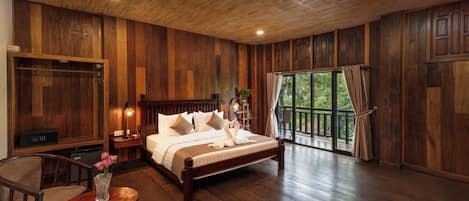 In-room safe, individually decorated, individually furnished, desk