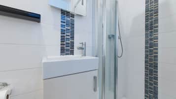 Apartment | Bathroom | Free toiletries, hair dryer, towels, soap