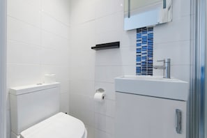 Apartment | Bathroom
