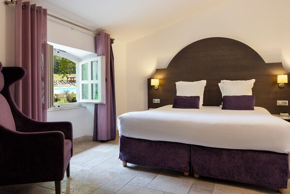 Tallelokero huoneessa, ilmainen Wi-Fi, vuodevaatteet