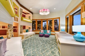 5 quartos, ferros/tábuas de passar roupa, Wi-Fi de cortesia