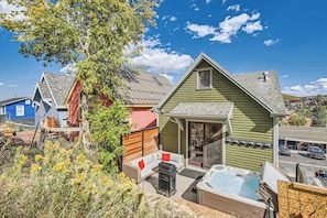 Outdoor spa tub - Ski-In Ski Out Luxury Retreat, Hot Tub & Fireplace in Park City's Gold Coast, Wa (Park City)