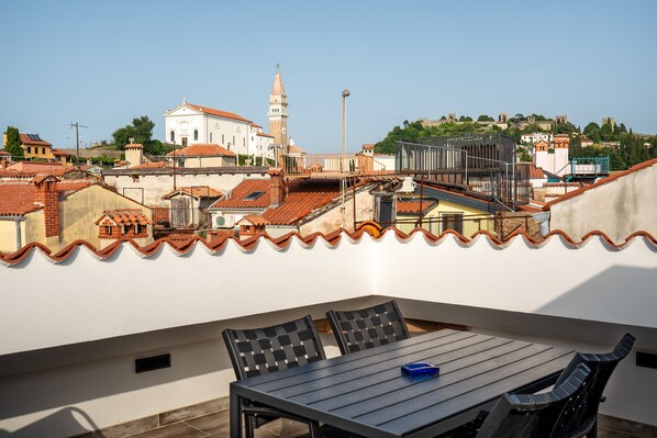 Appartement Duplex Ville, 2 chambres, vue ville | Terrasse/Patio