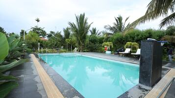 Utomhuspool