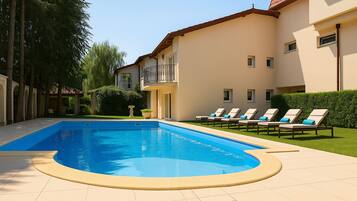 Seasonal outdoor pool
