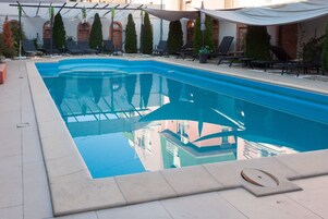 Sezonluk açık havuz 