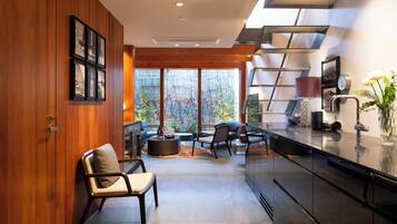 Luxury House, Courtyard View, Mezzanine | Interior