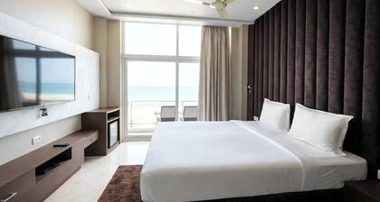 The Sea View Suites - Sea front, Pool & Breakfast
