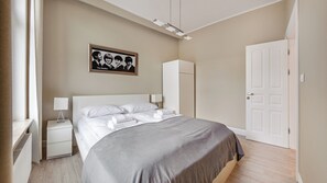 1 habitación y espacio para trabajar con laptop 