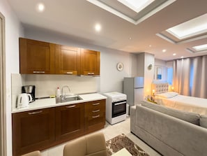 Interior - Glamorous & Spacious Renovated Apartment, Syntagma (Athina)