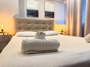 1 bedroom, desk, iron/ironing board, WiFi