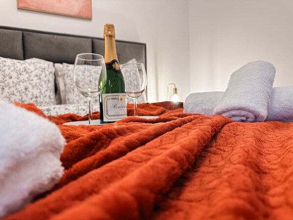 1 chambre, bureau, fer et planche à repasser, Wi-Fi