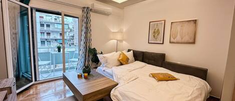 1 bedroom, desk, iron/ironing board, WiFi