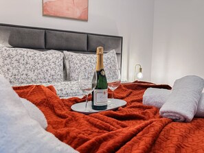 1 soverom, skrivebord, strykejern/-brett og wi-fi