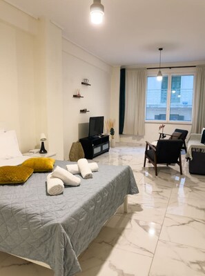 1 bedroom, desk, iron/ironing board, WiFi - Nikitara Nook-Close to Metro and Train (Athina)