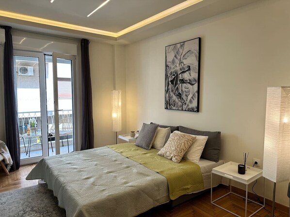 2 bedrooms, desk, iron/ironing board, WiFi