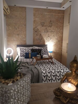 1 bedroom, desk, iron/ironing board, WiFi