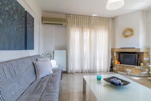 TV - Golden Beach Maisonette Retreat (Kechries)